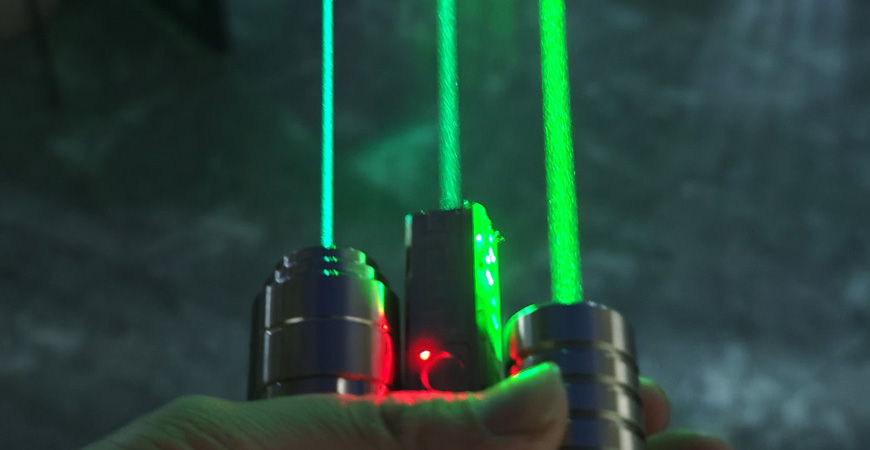 Puntatori laser ad alta potenza: usi e rischi
